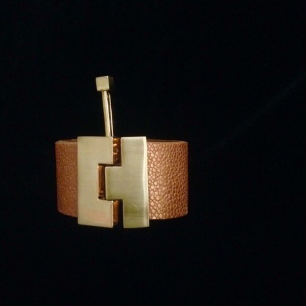 Lizard Jigsaw Cuff, Bracelet. Cognac colored lizard cuff bracelet  Leigh… - Picture 3 of 7